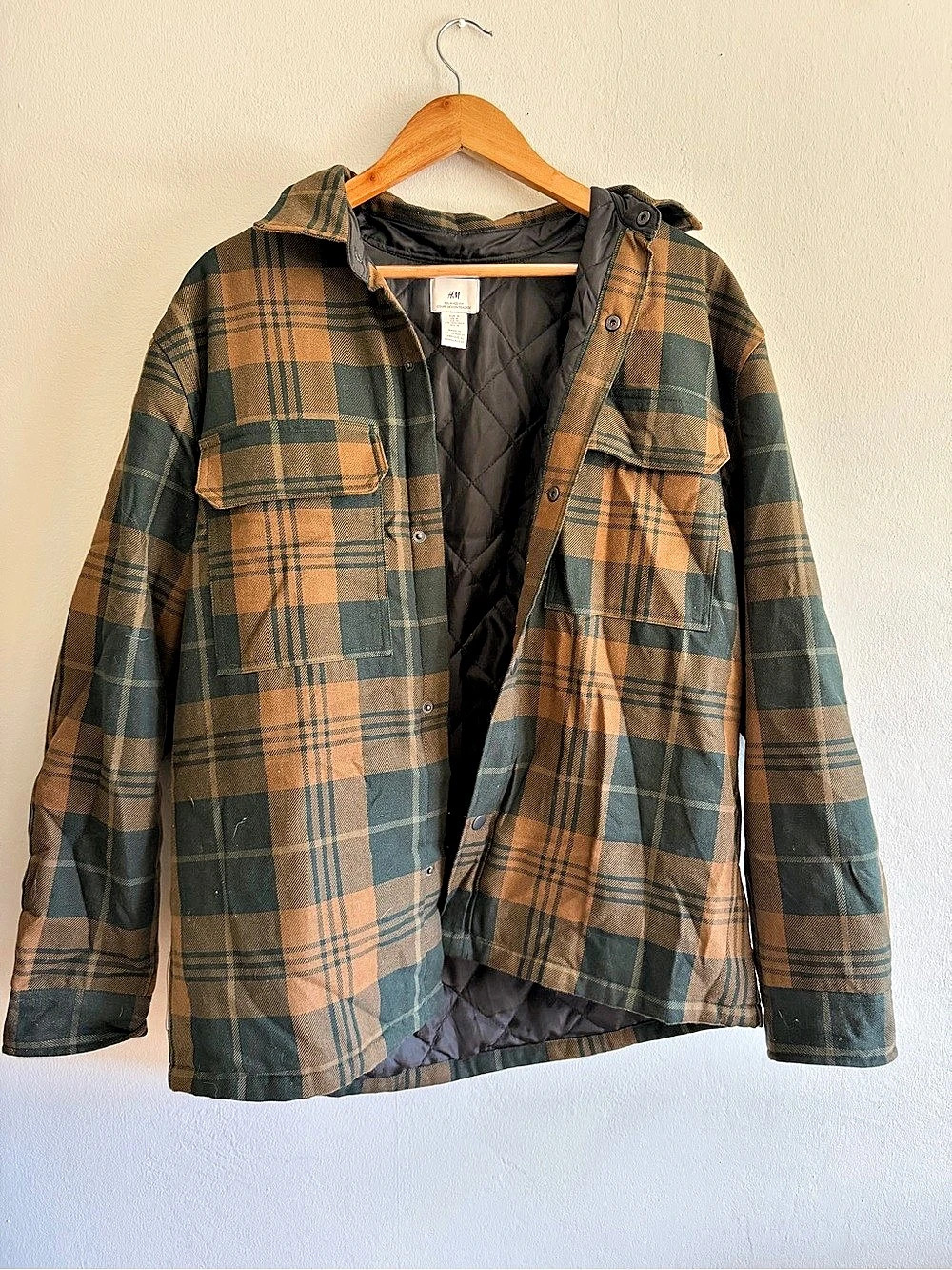 H&Medium Relaxed Fit Quilted Flannel Shacket Green & Brown Medium